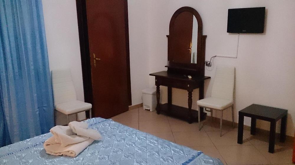 Bed and Breakfast Il Mirto E La Rosa Аренелла Экстерьер фото