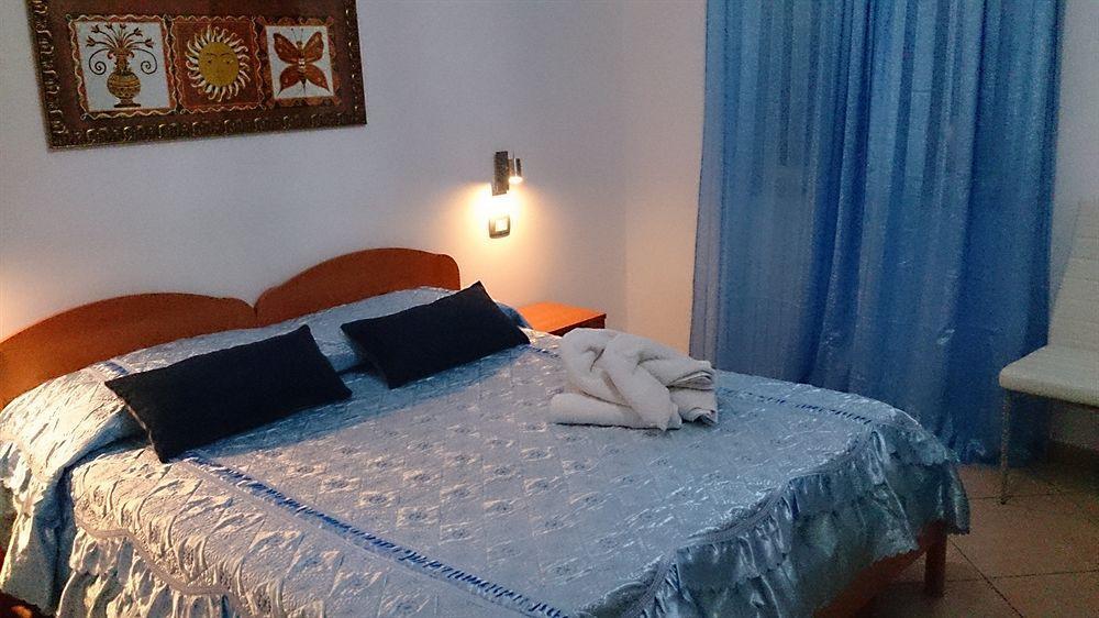 Bed and Breakfast Il Mirto E La Rosa Аренелла Экстерьер фото