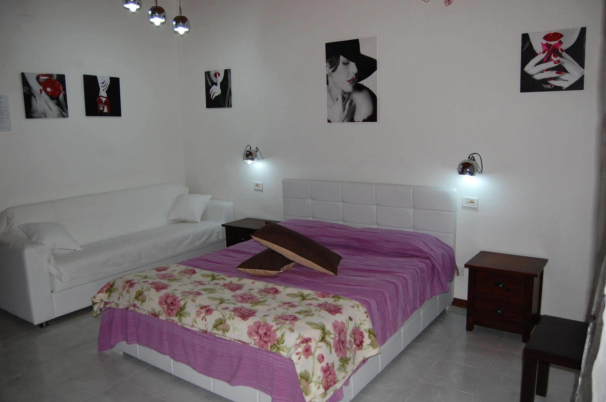 Bed and Breakfast Il Mirto E La Rosa Аренелла Экстерьер фото