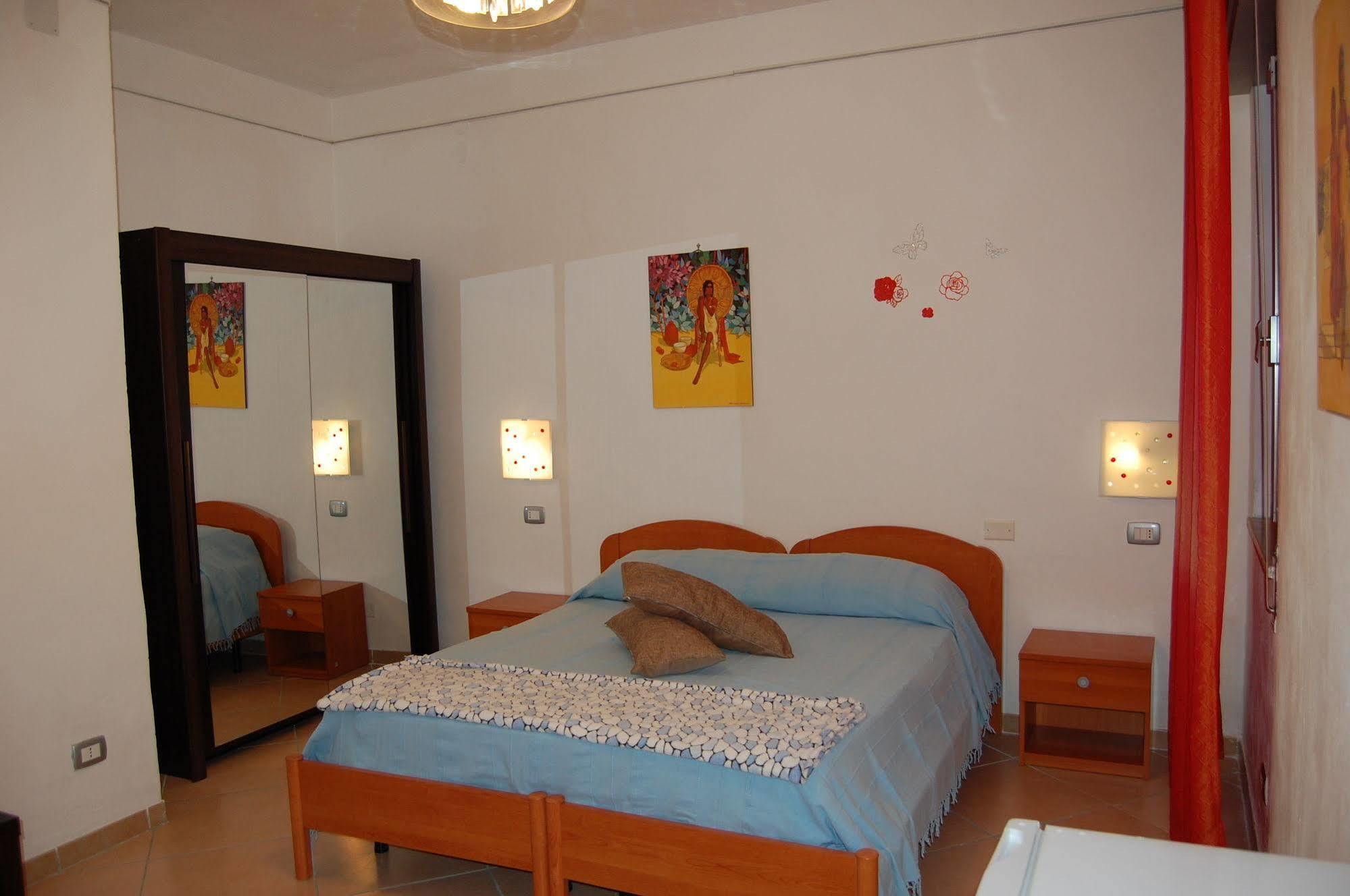 Bed and Breakfast Il Mirto E La Rosa Аренелла Экстерьер фото